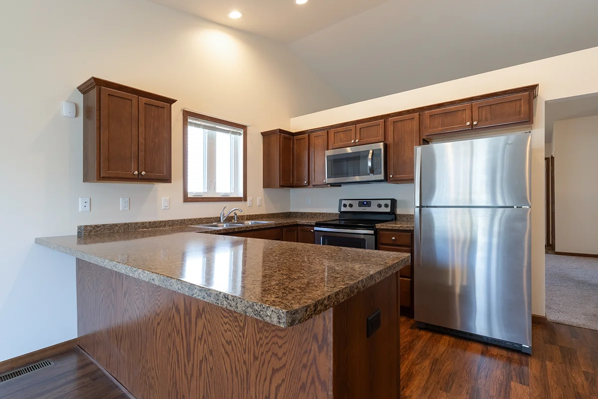 https://www.jaybirdseniorliving29.net/wp-content/uploads/2023/09/sunset-park_09_1200.webp