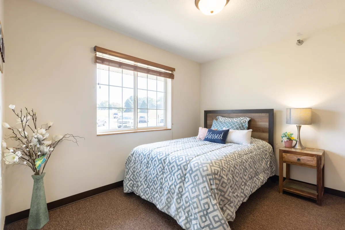https://www.jaybirdseniorliving29.net/wp-content/uploads/2023/12/Lawton_Senior_Living_06_1200.webp