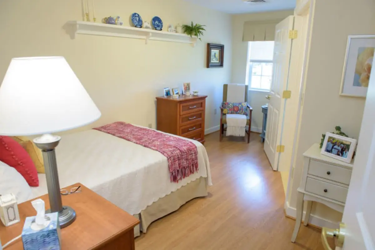 https://www.jaybirdseniorliving29.net/wp-content/uploads/2024/07/Bedroom-1.webp
